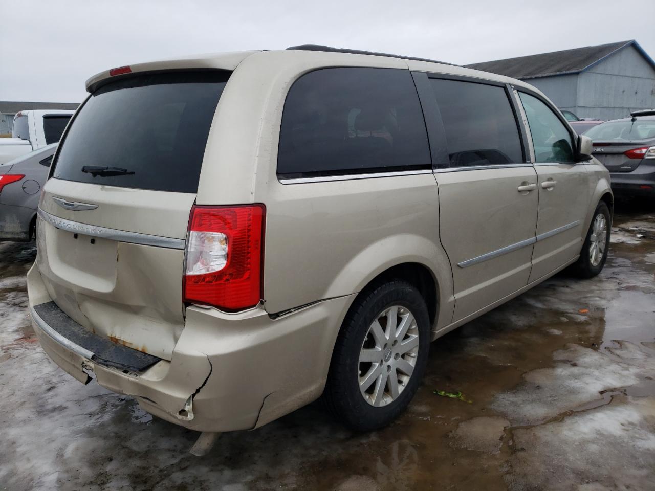 Photo 4 from auction – 2014 CHRYSLER TOWN & COU with VIN 2C4RC1BG4ER256377