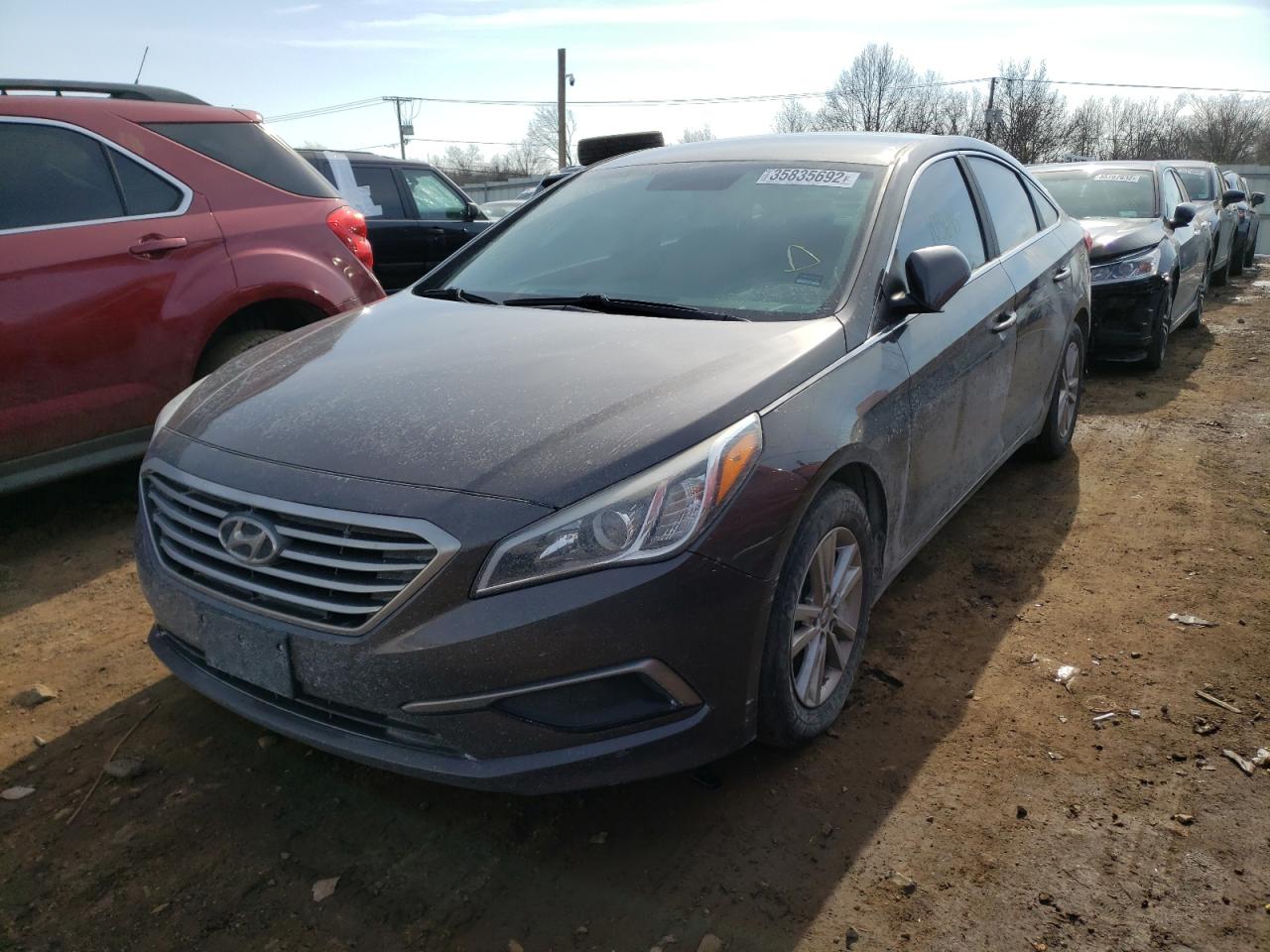 Photo 2 from auction – 2016 HYUNDAI SONATA SE with VIN 5NPE24AF6GH319930