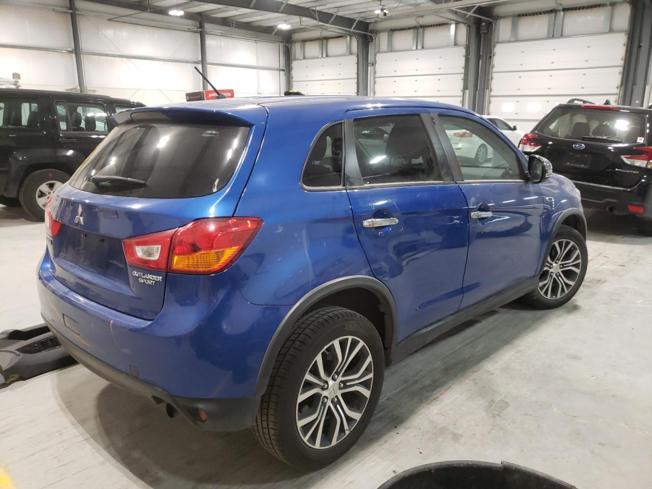 Photo 4 from auction – 2016 MITSUBISHI OUTLANDER with VIN JA4AP3AU2GZ064866