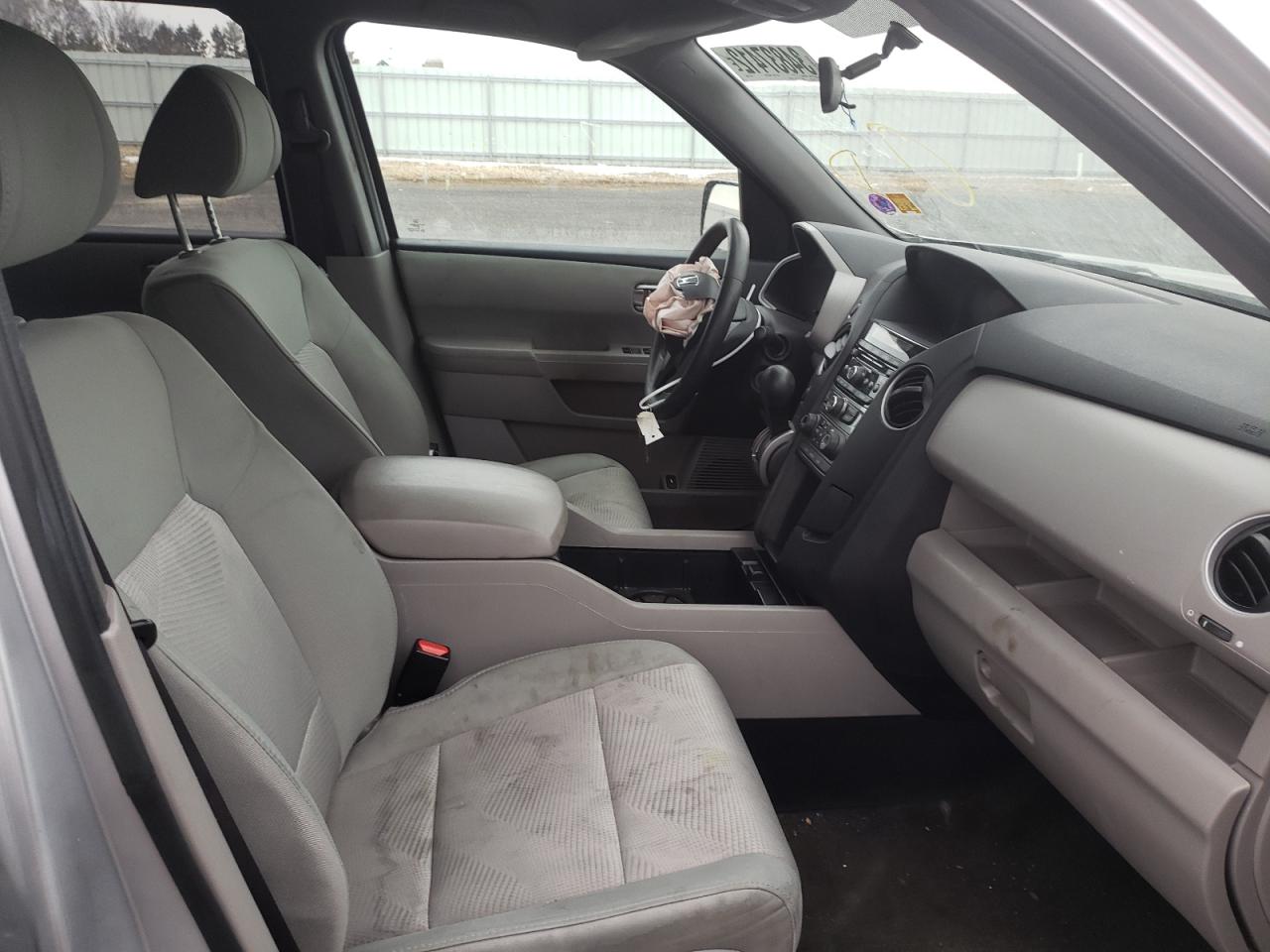 Photo 5 from auction – 2014 HONDA PILOT LX with VIN 5FNYF4H24EB011591