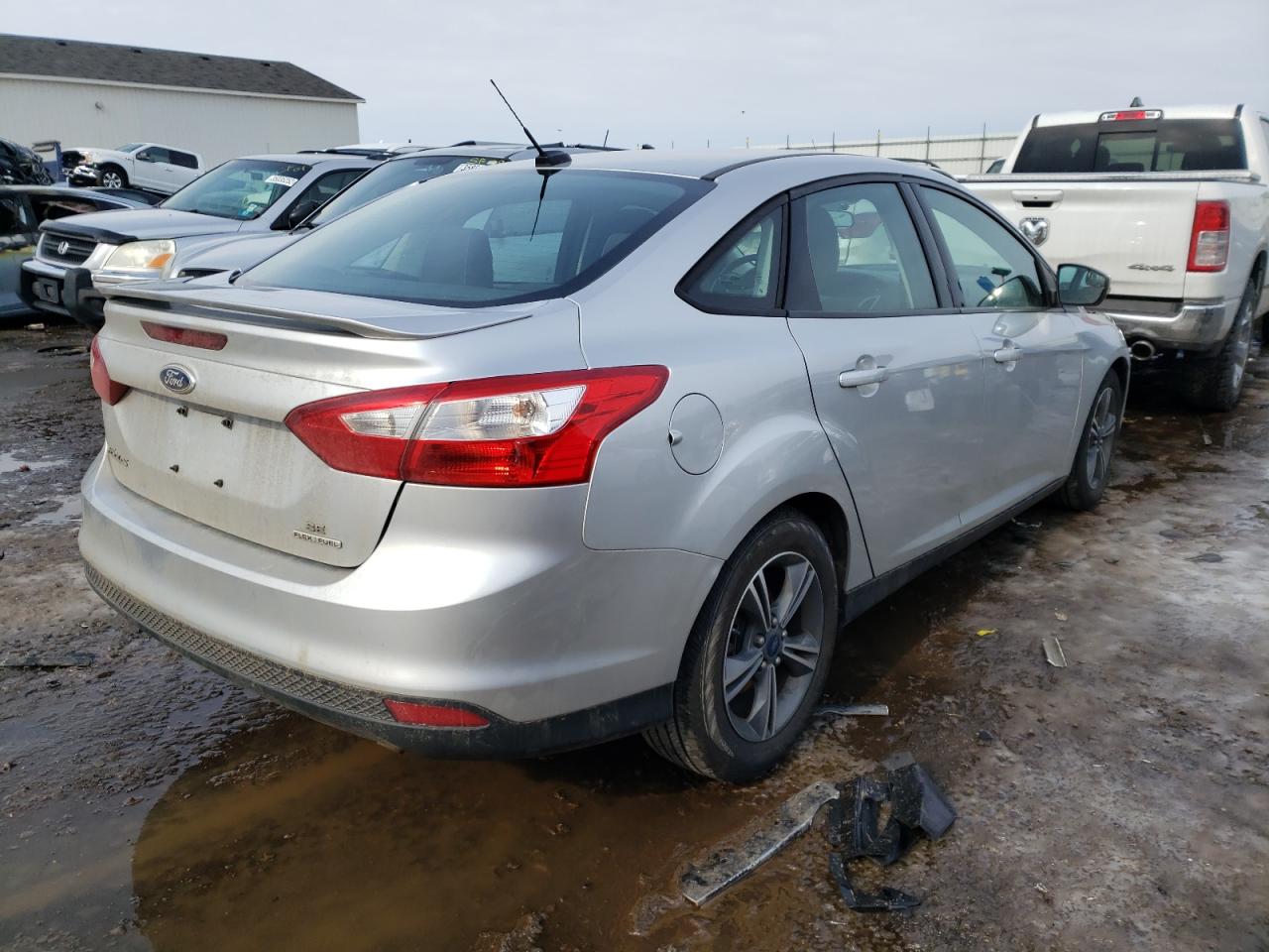 Photo 4 from auction – 2014 FORD FOCUS SE with VIN 1FADP3F23EL419317