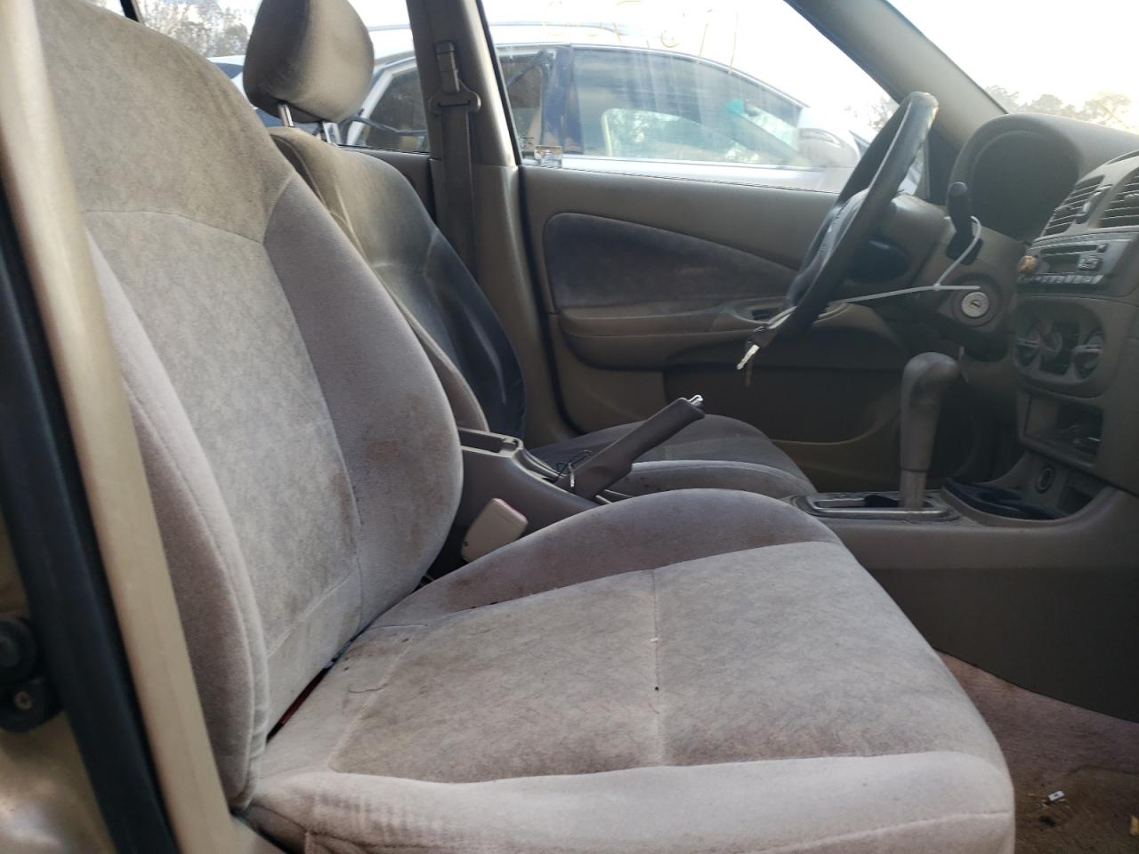 Photo 5 from auction – 2000 NISSAN SENTRA BAS with VIN 3N1CB51D2YL351094