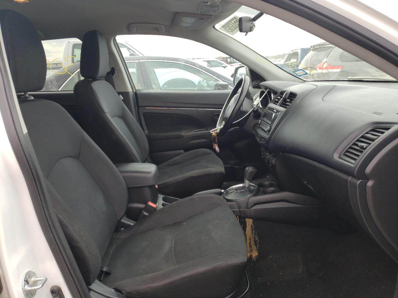 Photo 5 from auction – 2015 MITSUBISHI OUTLANDER with VIN 4A4AP3AW3FE030120