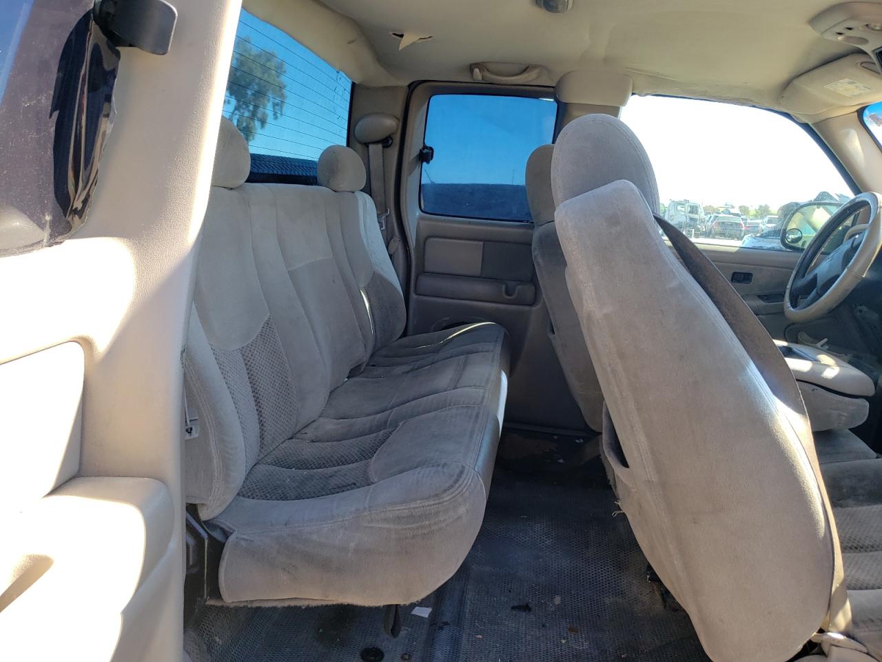 Photo 6 from auction – 2003 CHEVROLET SILVERADO with VIN 1GCEK19T03E245455