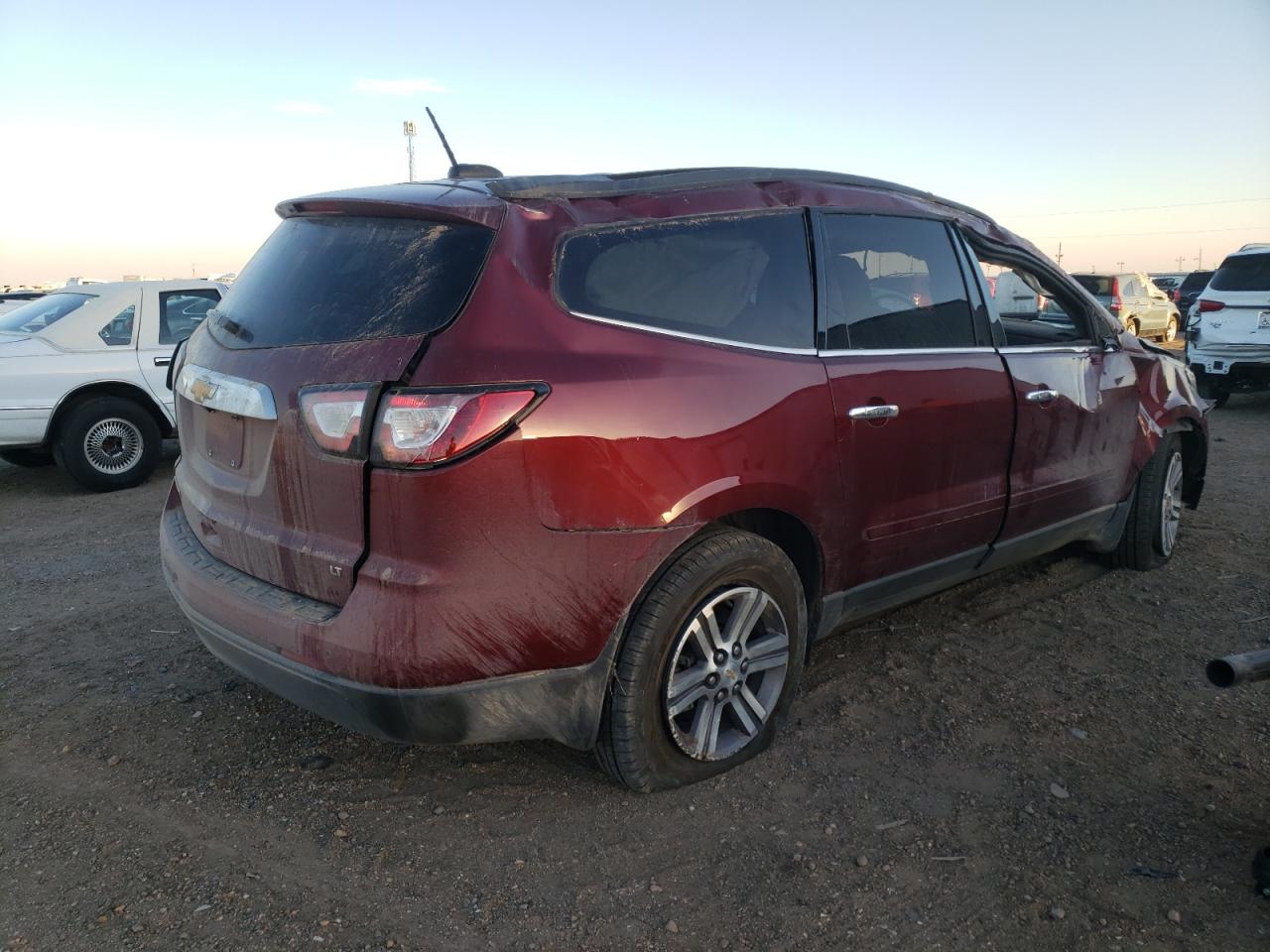 Photo 4 from auction – 2017 CHEVROLET TRAVERSE L with VIN 1GNKRGKD1HJ339970