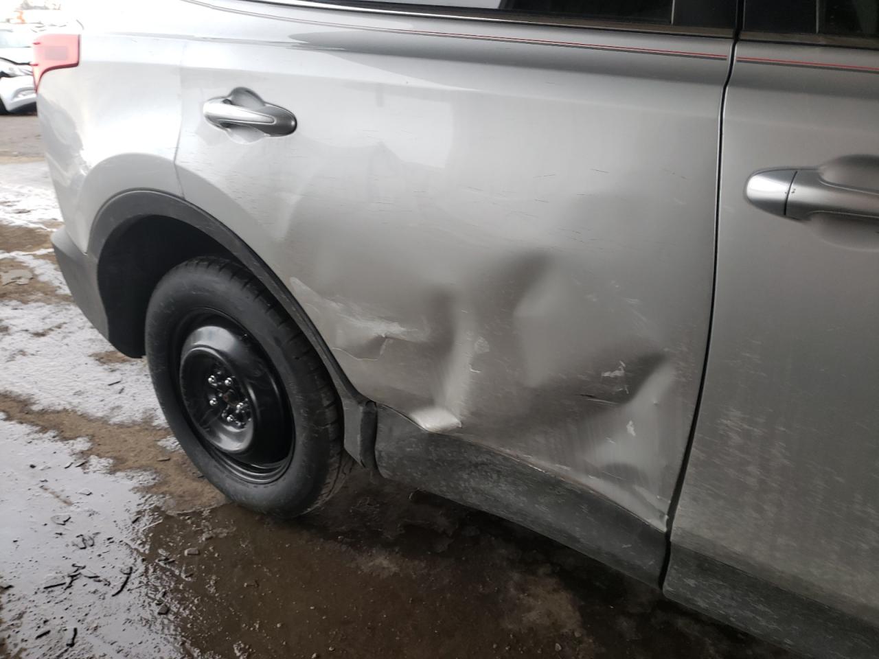 Photo 9 from auction – 2015 TOYOTA RAV4 LE with VIN JTMBFREV1FJ045936