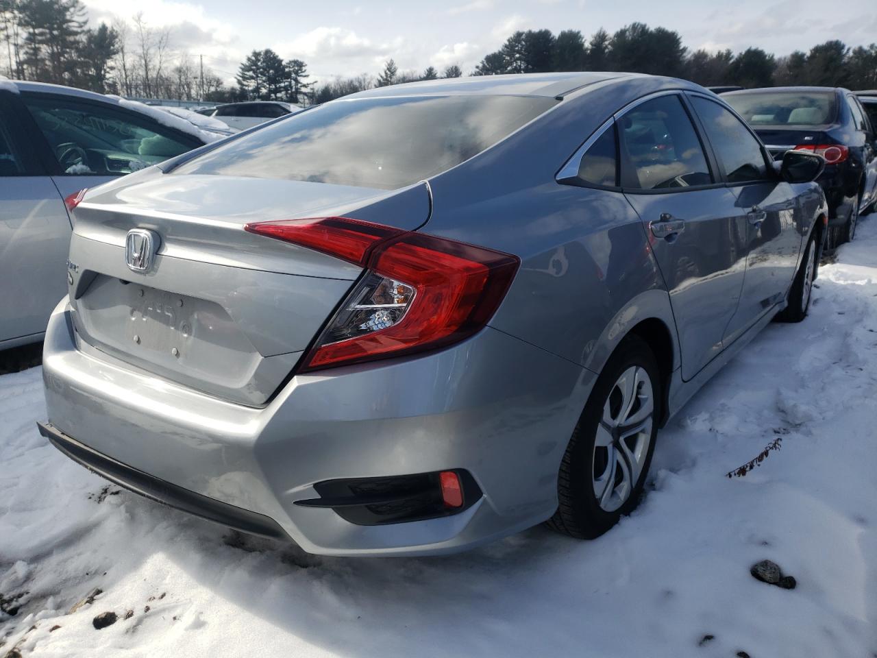Photo 4 from auction – 2017 HONDA CIVIC LX with VIN 19XFC2F59HE227075