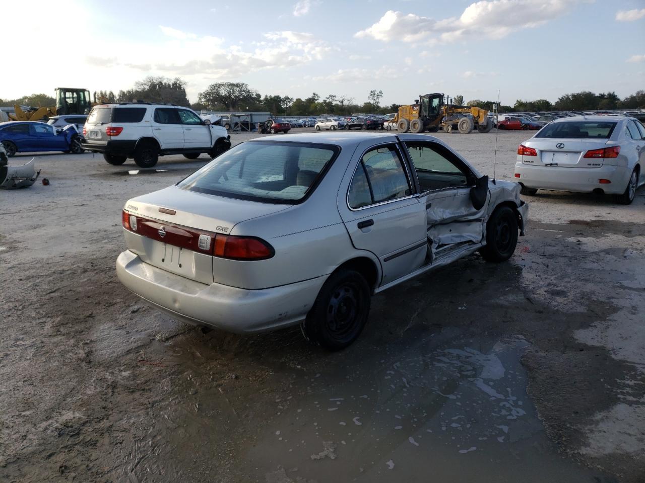 صورة رقم 4 من المزاد - 1998 NISSAN SENTRA E مع VIN 1N4AB41DXWC762210