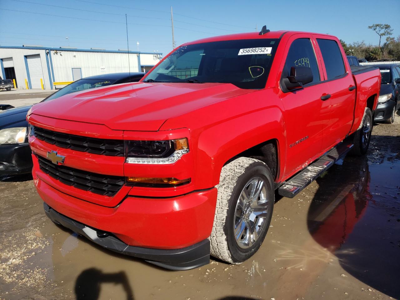 Photo 2 from auction – 2018 CHEVROLET SILVERADO with VIN 3GCPCPEC5JG218708