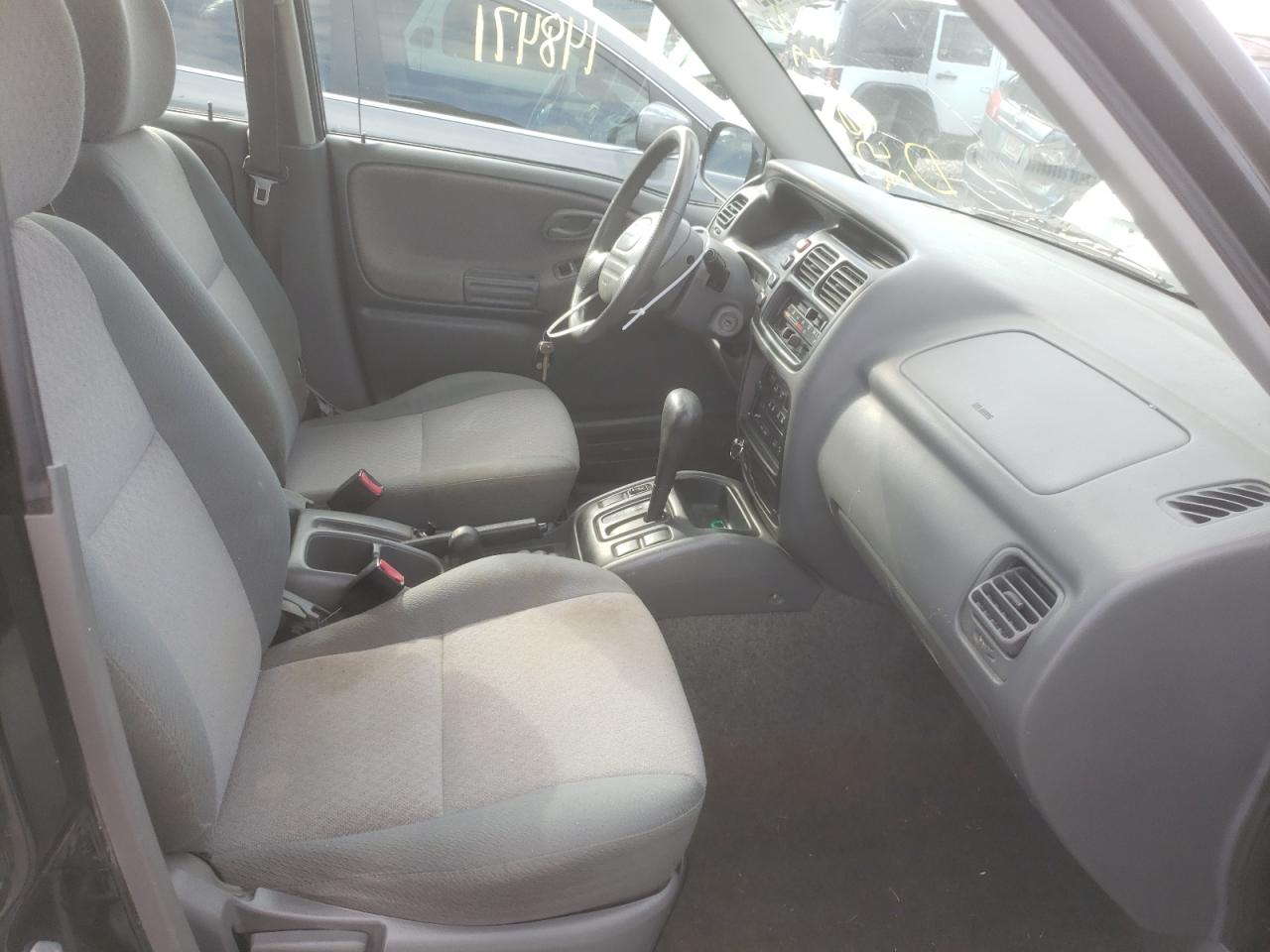 Photo 5 from auction – 2001 CHEVROLET TRACKER ZR with VIN 2CNBJ734716933377