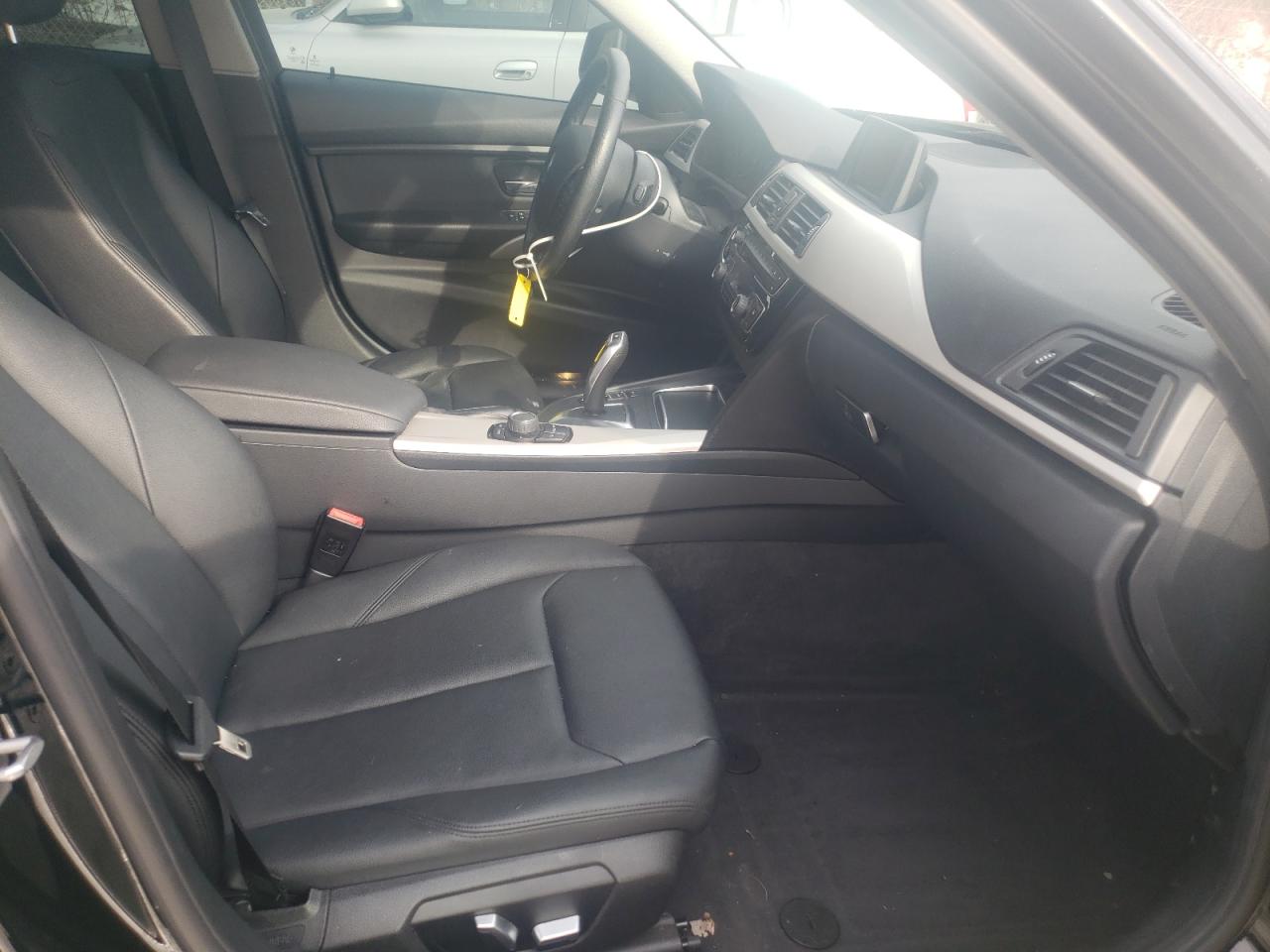 Photo 5 from auction – 2016 BMW 320 XI with VIN WBA8A3C59GK690349