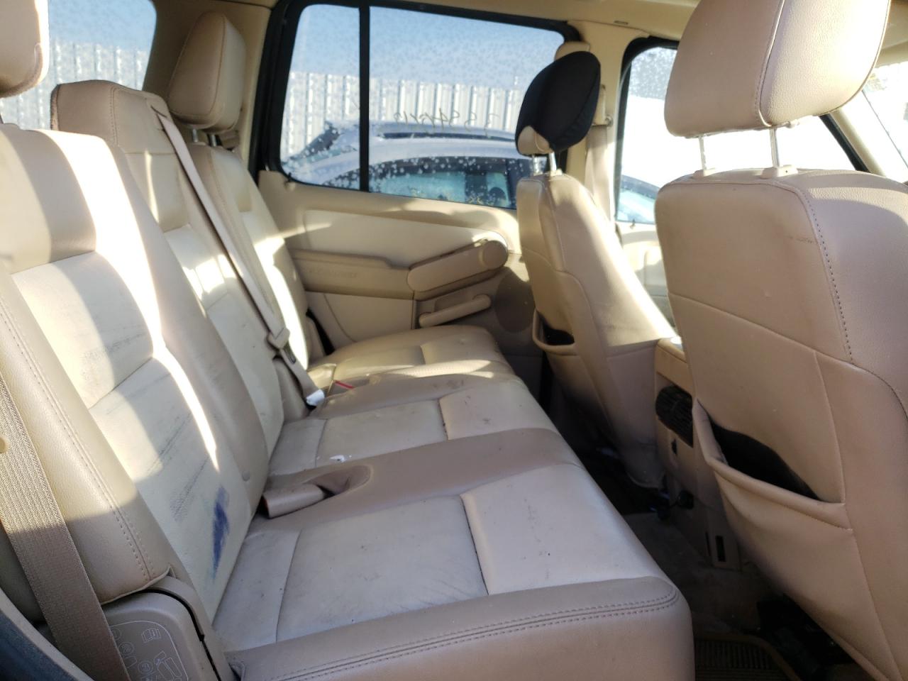 Photo 6 from auction – 2006 FORD EXPLORER with VIN 1FMEU74E86UB55613