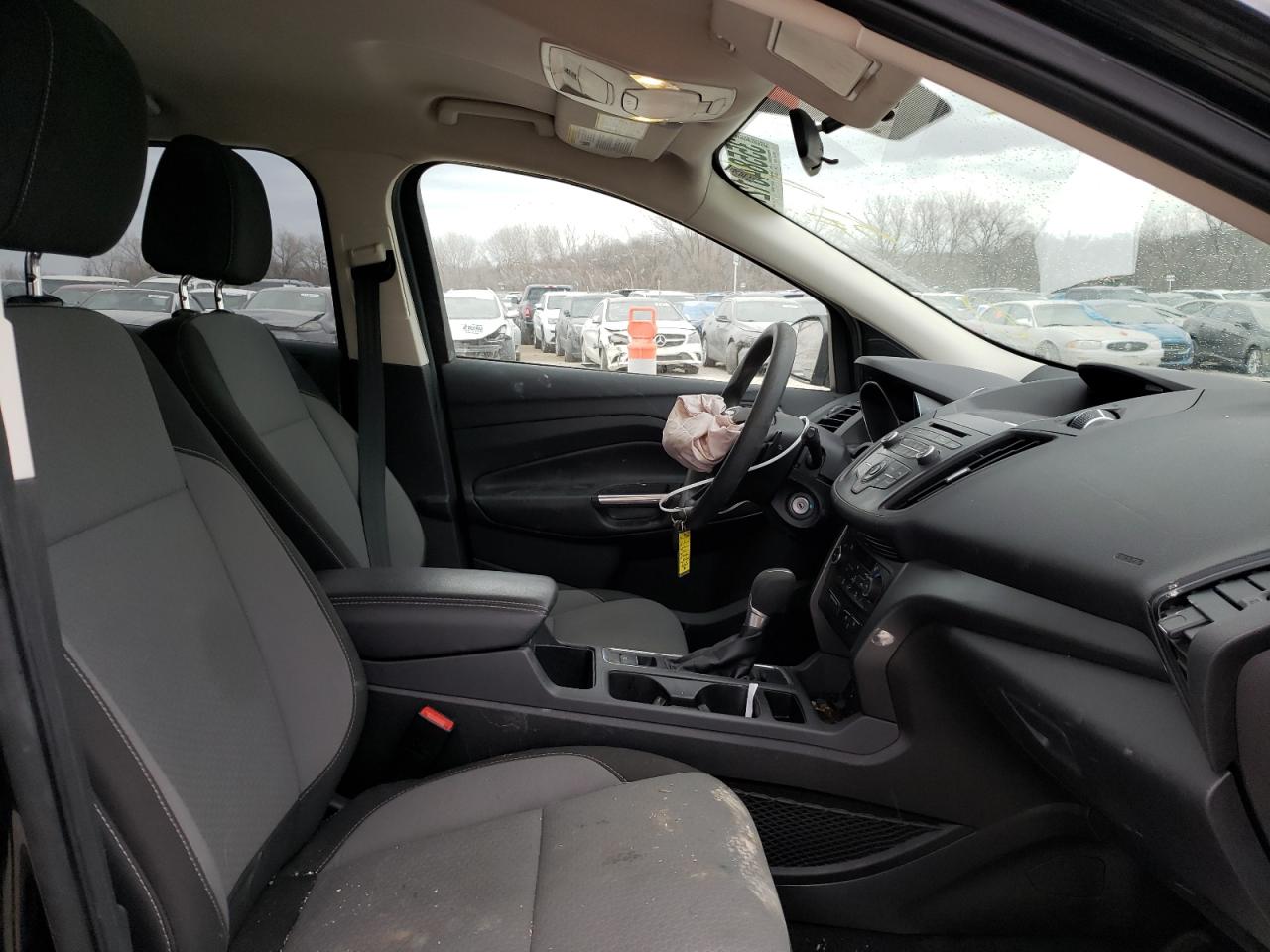 Photo 5 from auction – 2017 FORD ESCAPE SE with VIN 1FMCU9GD3HUD69448