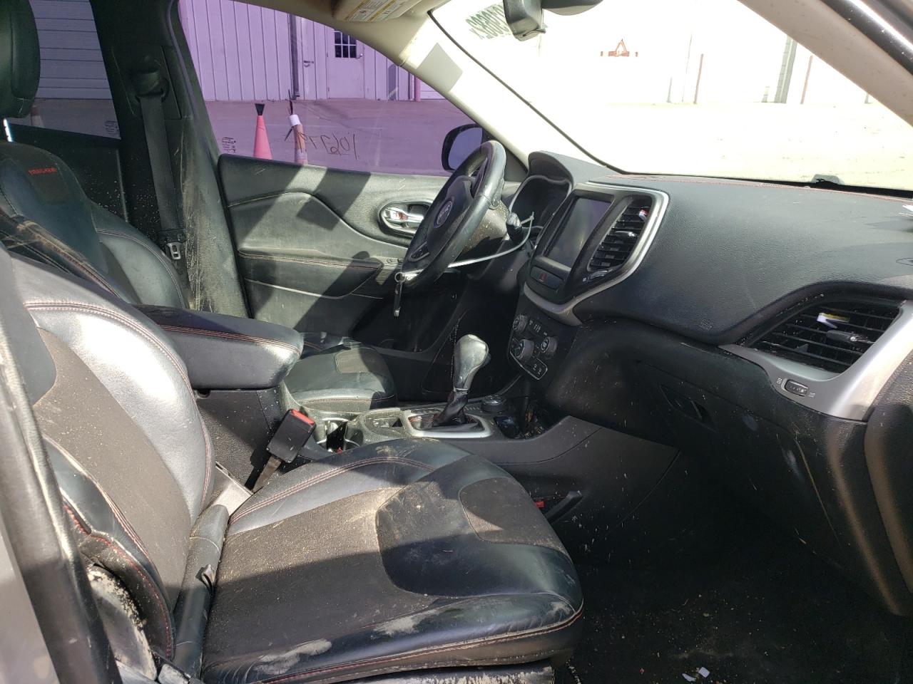 Photo 5 from auction – 2015 JEEP CHEROKEE T with VIN 1C4PJMBS2FW786164