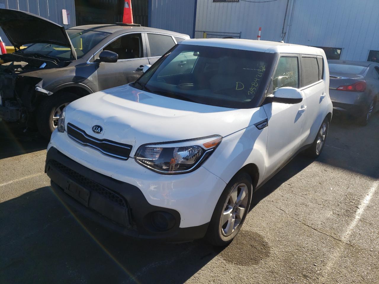 Photo 2 from auction – 2017 KIA SOUL with VIN KNDJN2A2XH7438075
