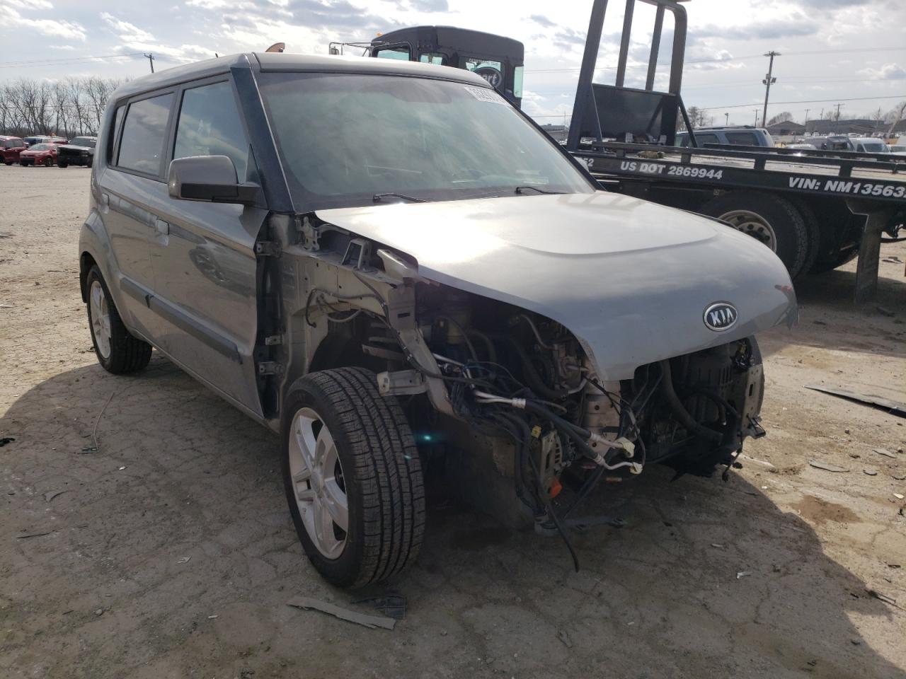 KIA SOUL + 2010 with VIN KNDJT2A27A7176561 - Photo from auction