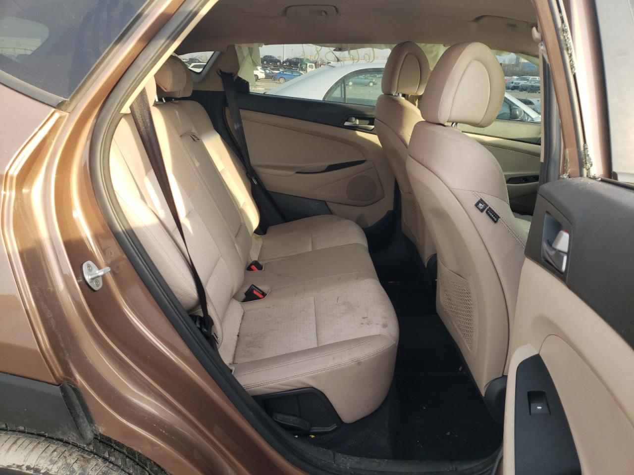 Photo 6 from auction – 2016 HYUNDAI TUCSON LIM with VIN KM8J3CA42GU225145