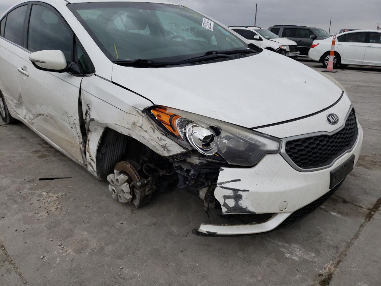 Фото 9 с аукциона – 2015 KIA FORTE EX с VIN KNAFX4A86F5280291