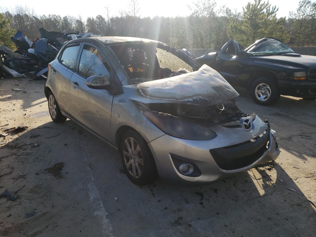 MAZDA MAZDA2 2013 with VIN JM1DE1LY3D0155903 - Photo from auction