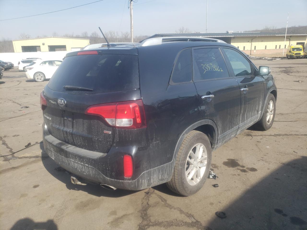 Photo 4 from auction – 2014 KIA SORENTO with VIN 5XYKTDA77EG448885
