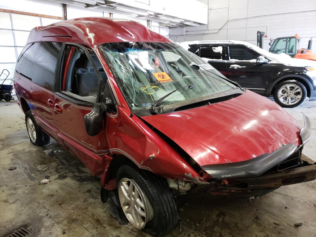 DODGE GRAND CARA 2000 con VIN 1B4GP44R4YB689192 - Foto de la subasta