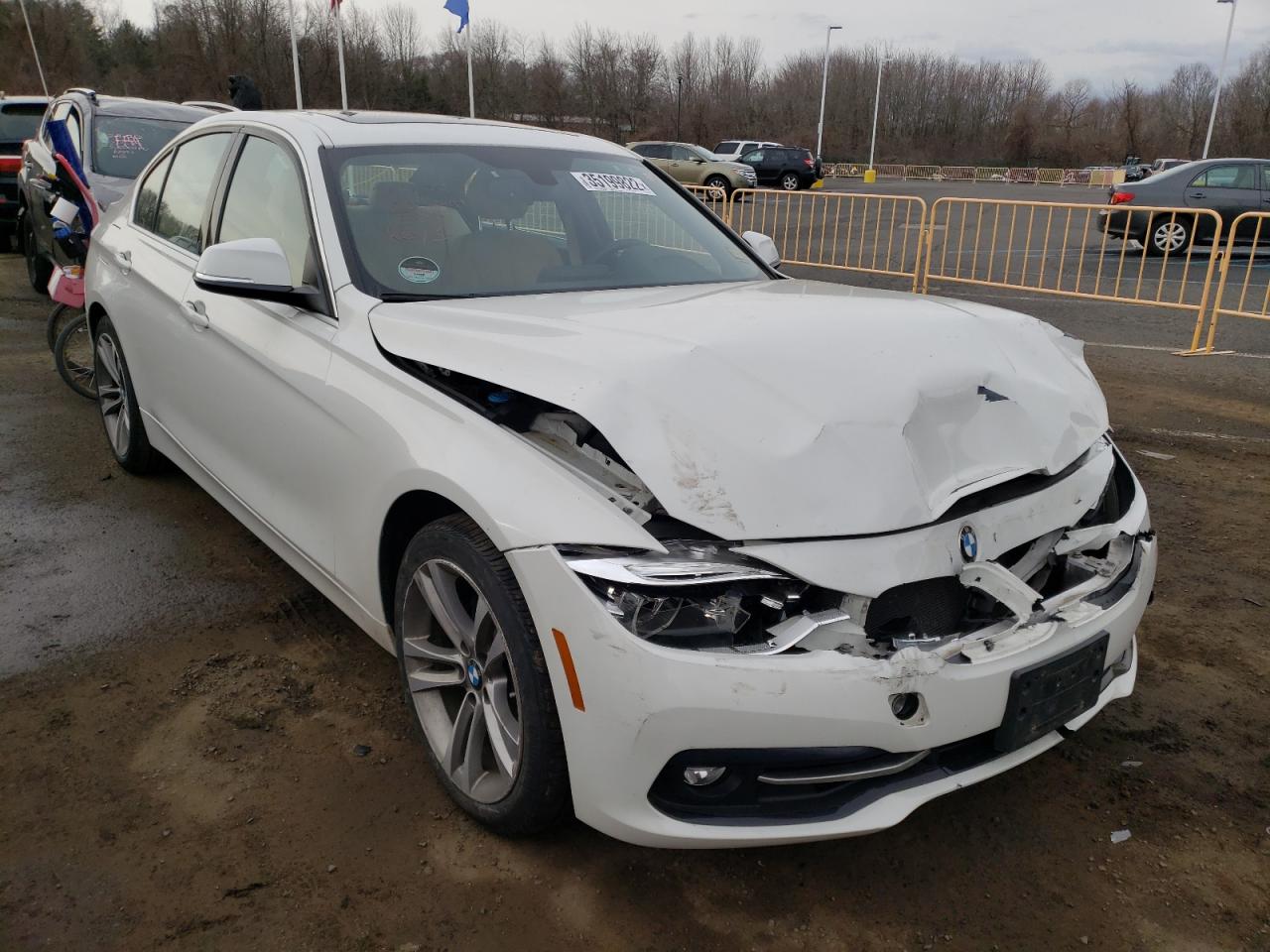 BMW 330 XI 2018 z numerem VIN WBA8D9G56JNU68880 - Zdjęcie z aukcji