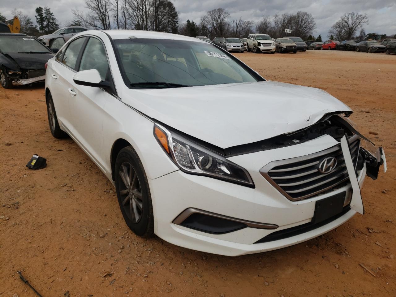 HYUNDAI SONATA SE 2017 with VIN 5NPE24AFXHH559130 - Photo from auction