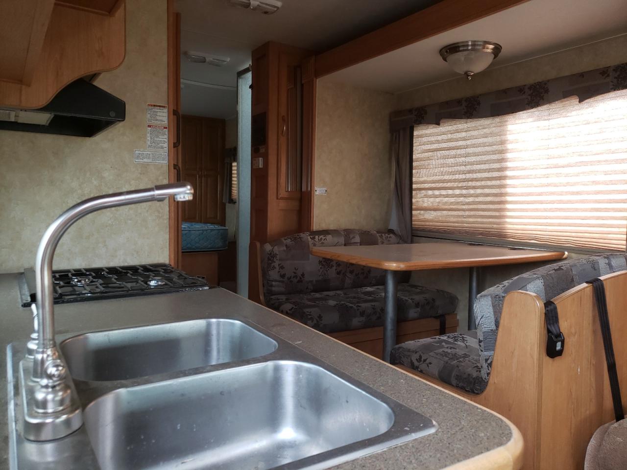 Photo 6 from auction – 2009 FORD ECONOLINE with VIN 1FDXE45S88DA64983
