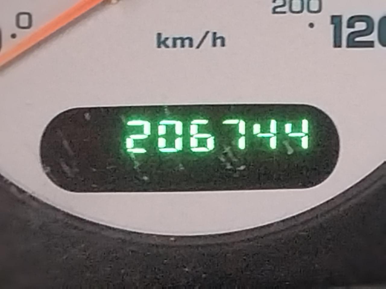 Photo 8 from auction – 2004 DODGE GRAND CARA with VIN 2D4GP44L84R509404