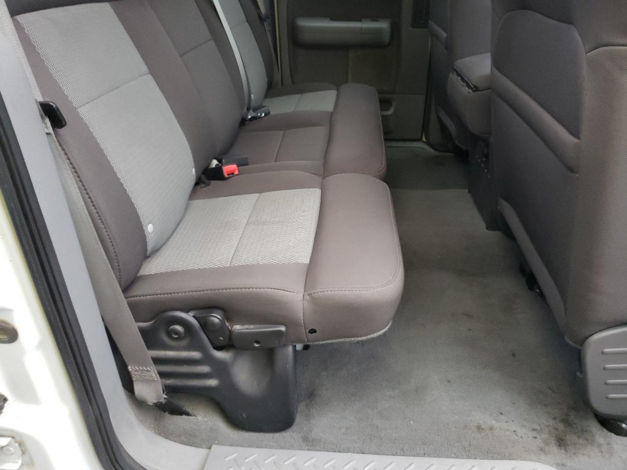 Photo 6 from auction – 2005 FORD F150 with VIN 1FTPX12575FB70241