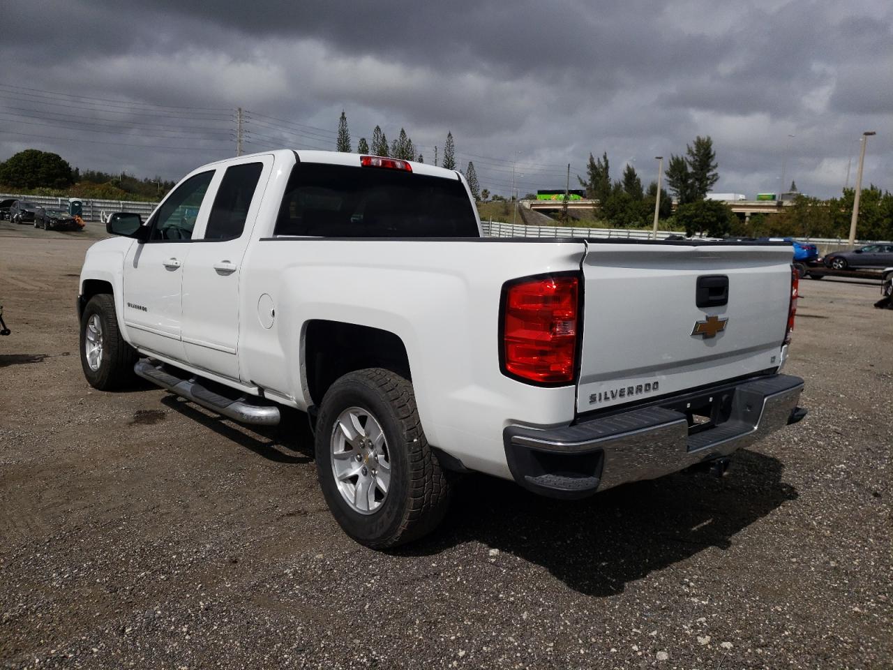Photo 3 from auction – 2017 CHEVROLET SILVERADO with VIN 1GCRCREC8HZ264144