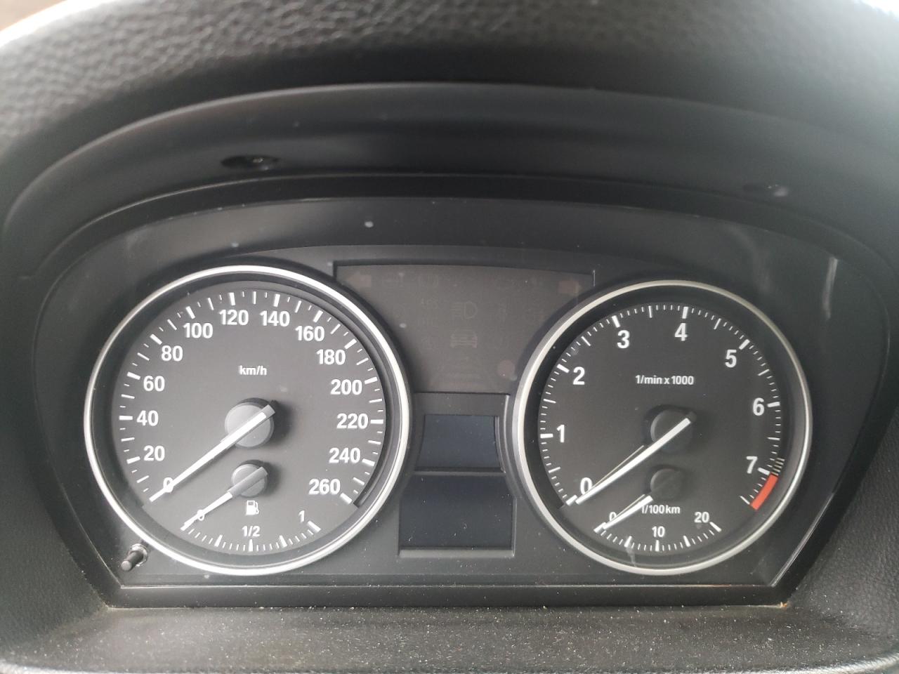 Photo 8 from auction – 2010 BMW 328 XI with VIN WBAPK7C55AA462944