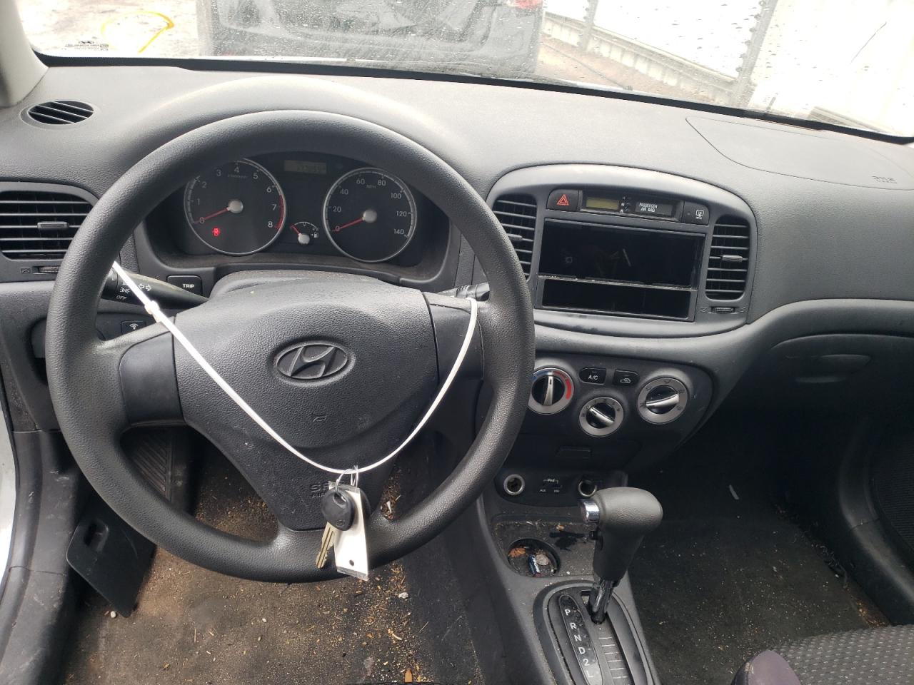 Photo 9 from auction – 2010 HYUNDAI ACCENT BLU with VIN KMHCM3AC1AU157487