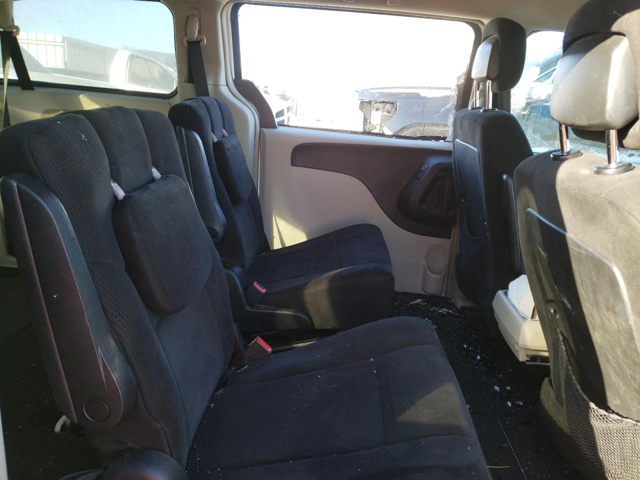 Photo 6 from auction – 2011 CHRYSLER TOWN & COU with VIN 2A4RR5DG2BR723465