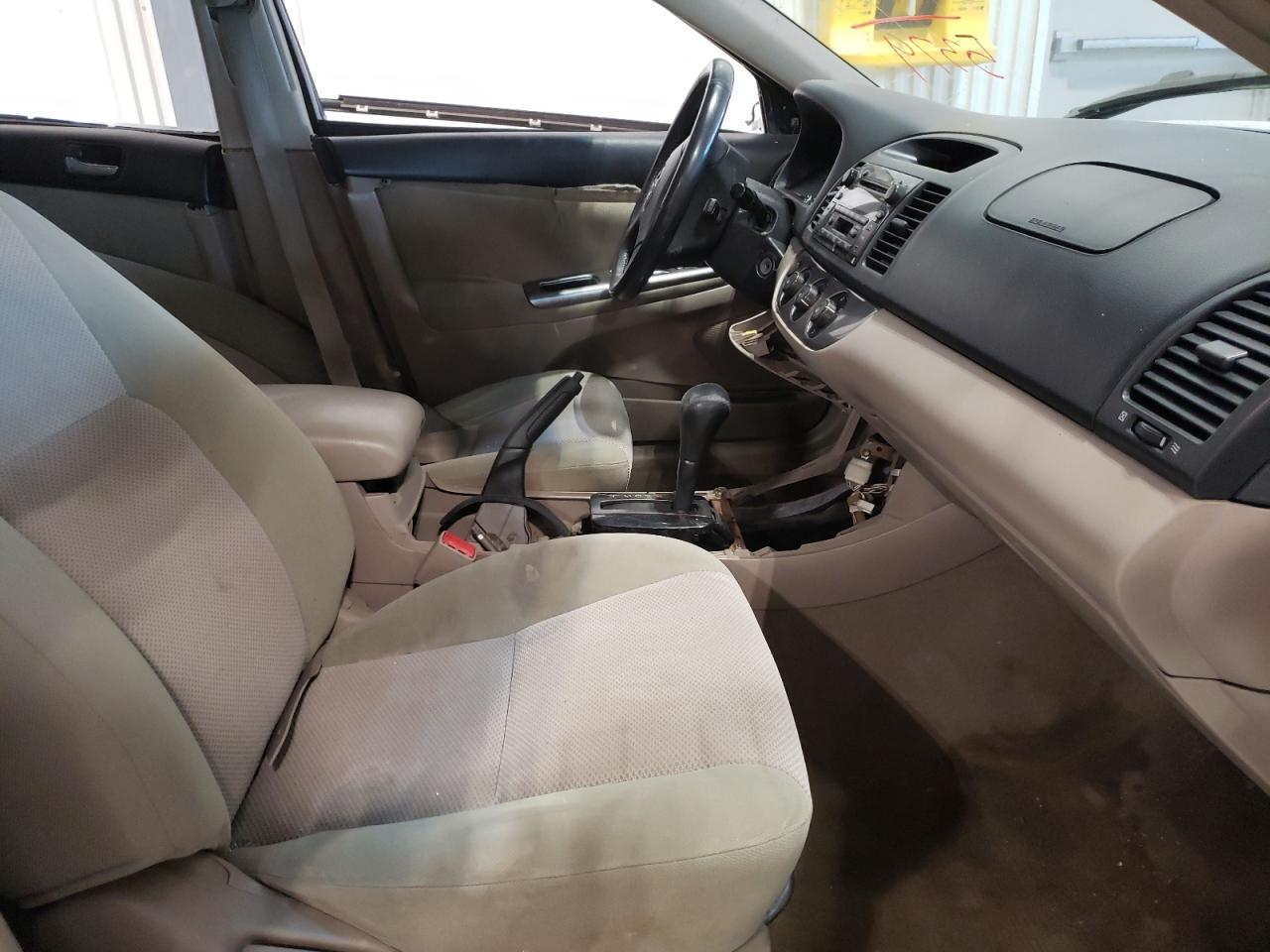Photo 5 from auction – 2002 TOYOTA CAMRY LE with VIN 4T1BE32K82U505379