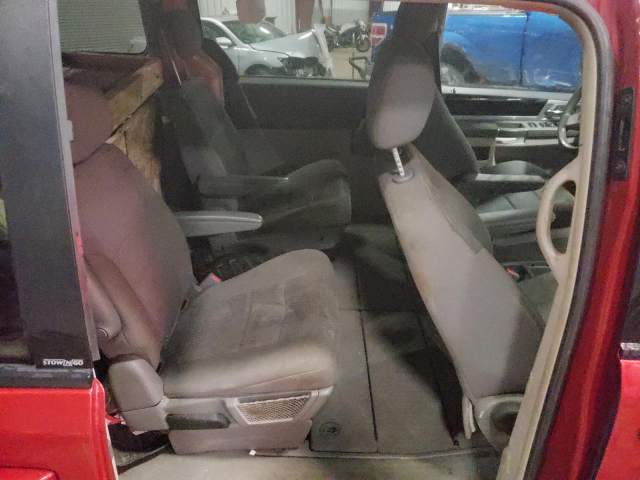 Photo 6 from auction – 2010 DODGE GRAND CARA with VIN 2D4RN5D17AR135687
