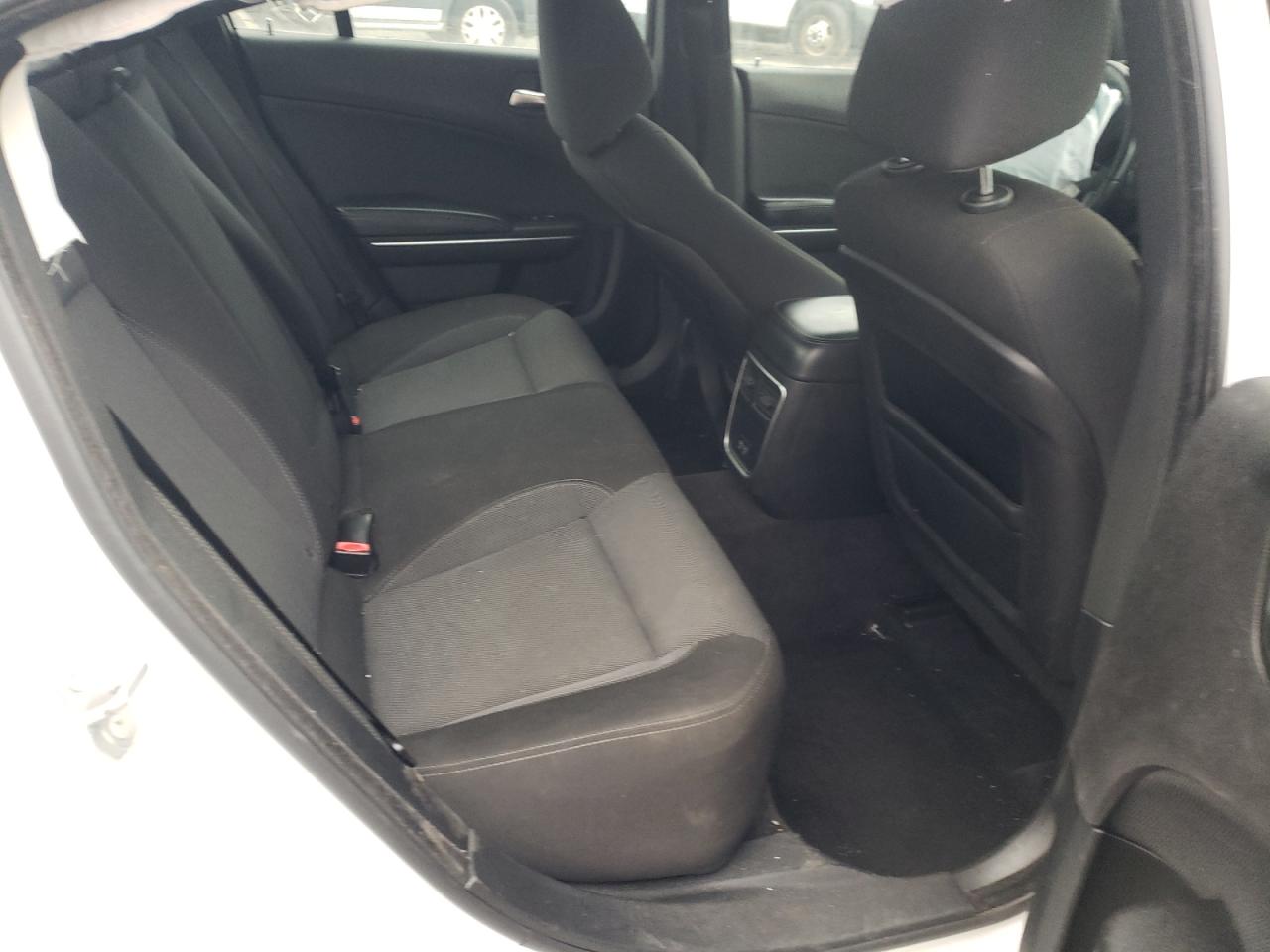 Photo 6 from auction – 2016 DODGE CHARGER SE with VIN 2C3CDXBGXGH174897