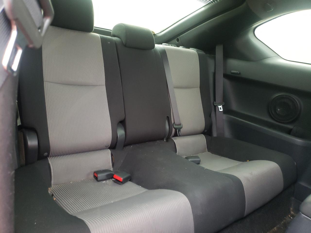 Photo 6 from auction – 2016 TOYOTA SCION TC with VIN JTKJF5C70GJ023672