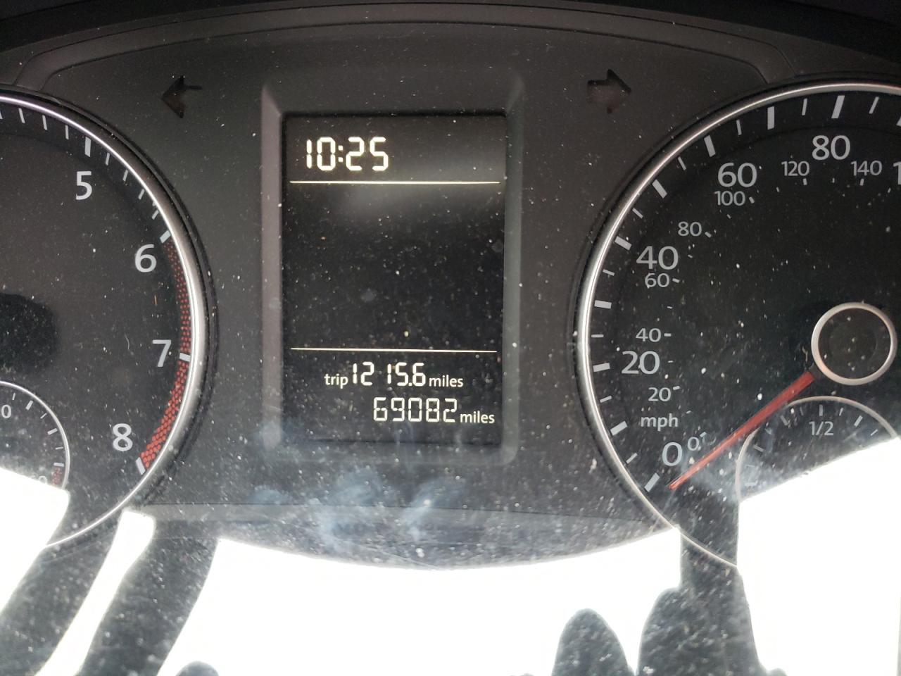 Photo 8 from auction – 2014 VOLKSWAGEN PASSAT S with VIN 1VWAT7A30EC070713