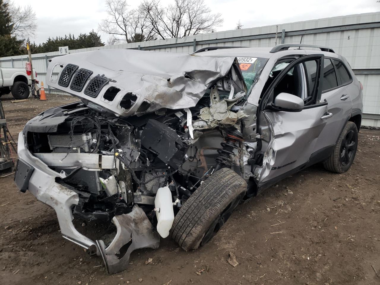 Photo 2 from auction – 2020 JEEP CHEROKEE L with VIN 1C4PJMLB7LD638047