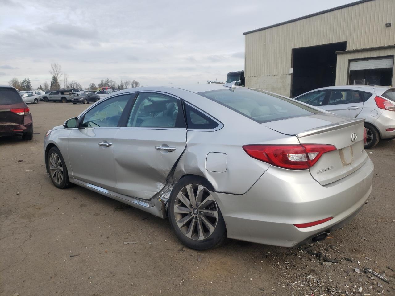 Photo 3 from auction – 2015 HYUNDAI SONATA SPO with VIN 5NPE34AF1FH185081