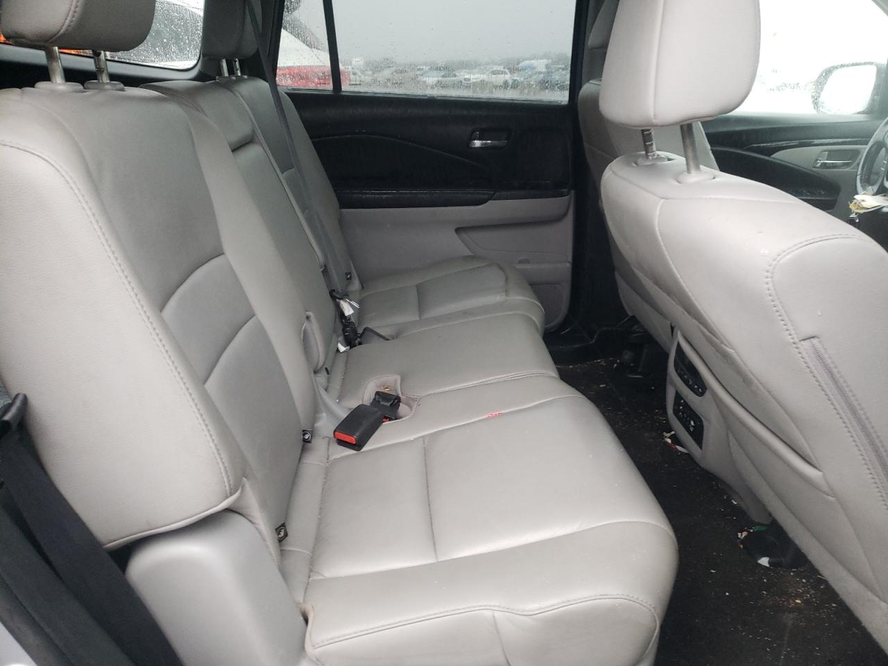 Photo 6 from auction – 2016 HONDA PILOT TOUR with VIN 5FNYF6H98GB084622