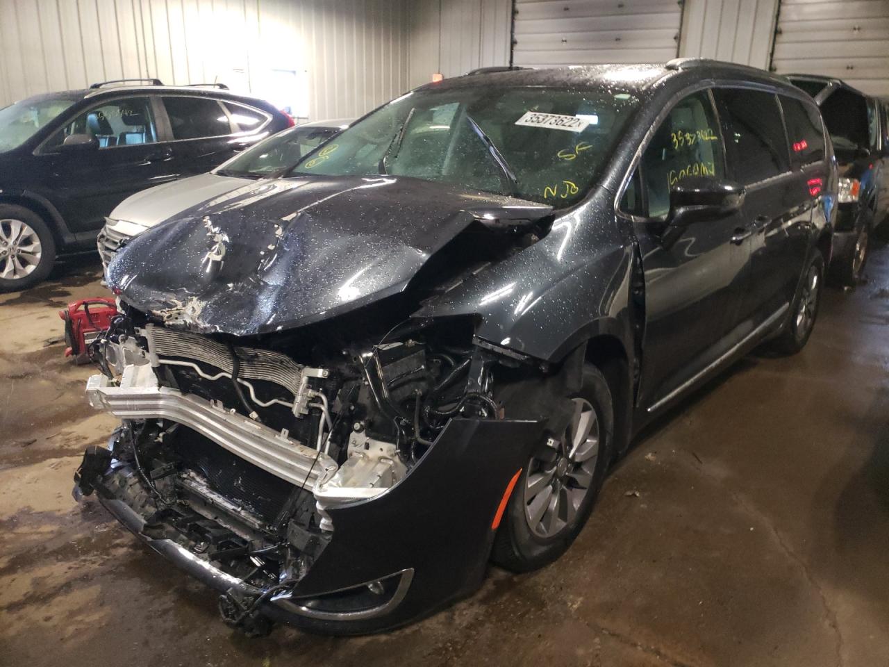 Photo 2 from auction – 2020 CHRYSLER PACIFICA T with VIN 2C4RC1EG0LR108543