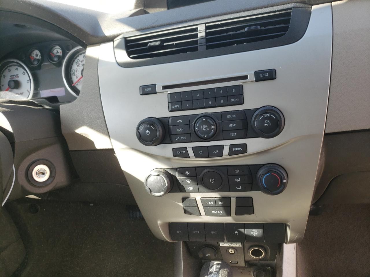Zdjęcie 9 z aukcji – 2011 FORD FOCUS SE z VIN 1FAHP3FN4BW177336