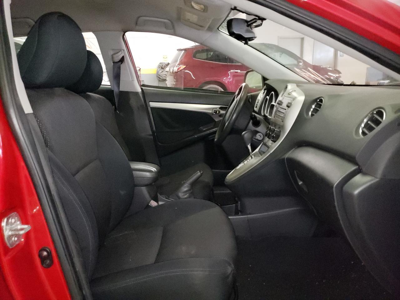 Photo 5 from auction – 2010 PONTIAC VIBE with VIN 5Y2SP6E07AZ413501