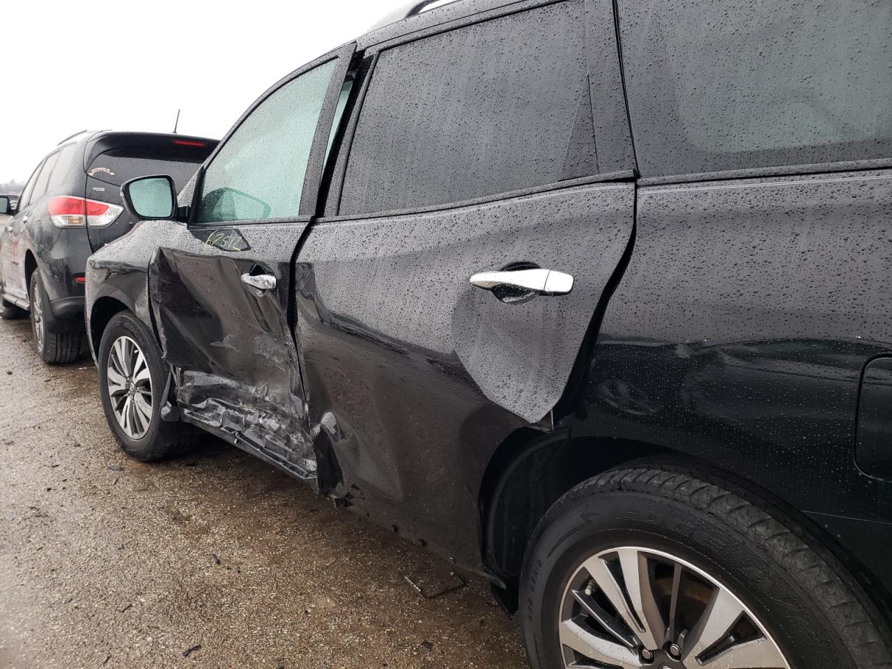 Photo 10 from auction – 2017 NISSAN PATHFINDER with VIN 5N1DR2MM3HC908870