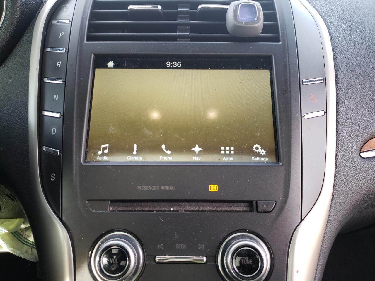 Photo 9 from auction – 2016 LINCOLN MKC RESERV with VIN 5LMCJ3D98GUJ15400