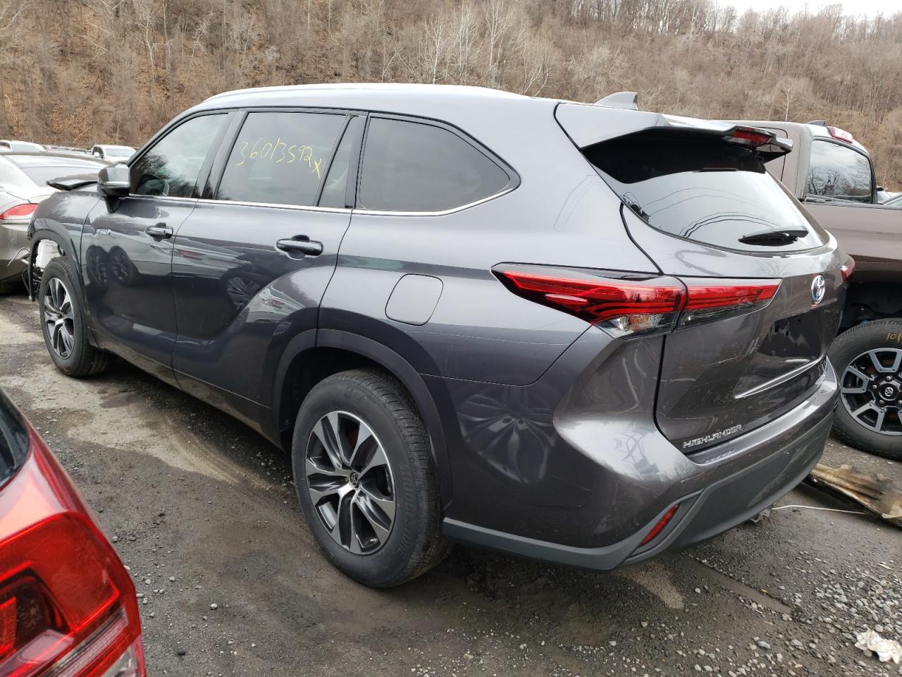 Photo 3 from auction – 2021 TOYOTA HIGHLANDER with VIN 5TDGARAH7MS508862