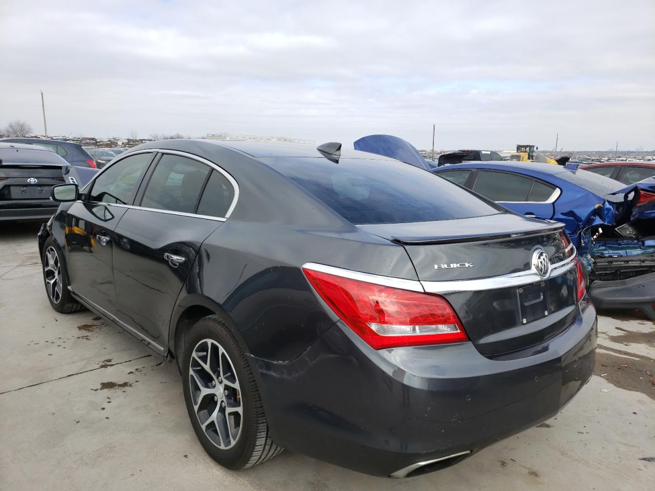 Photo 3 from auction – 2016 BUICK LACROSSE S with VIN 1G4G45G30GF271434