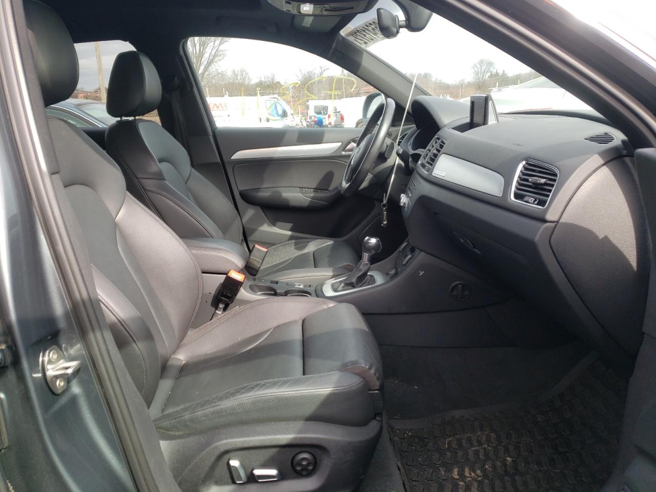 Photo 5 from auction – 2016 AUDI Q3 PREMIUM with VIN WA1EFCFS2GR024640